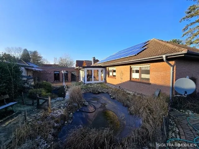 Modernisierter Klassiker – gepflegter Bungalow mit Erdwärme und Solar