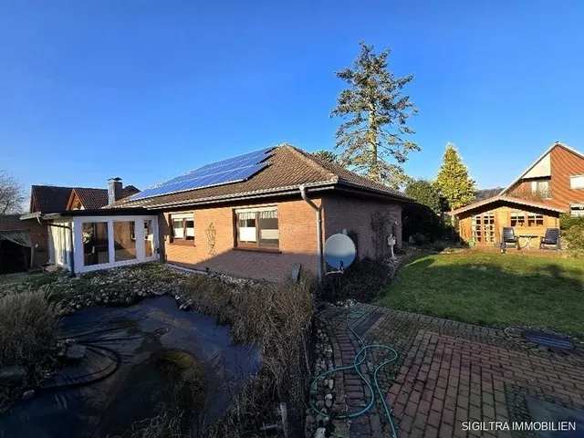 Modernisierter Klassiker – gepflegter Bungalow mit Erdwärme und Solar