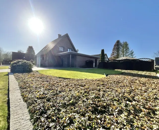 11526 Garten vorne