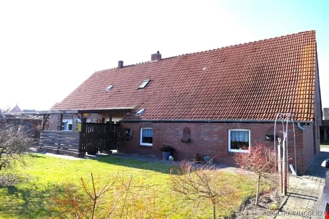 Großes Grundstück. Starke Lage. Neue Möglichkeiten.
Einfamilienhaus auf 1.090 m² in zentraler Lage von Esterwegen – provisionsfrei unter 200.000 €