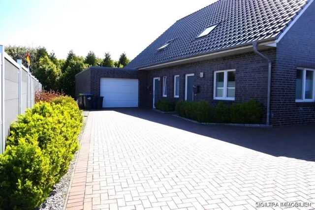 Sögel Bestlage: Hochwertige Doppelhaushälfte von 2015 – ohne Provision