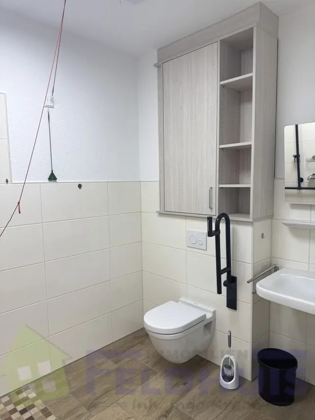 Badezimmer Zimmer 8 Bild 1