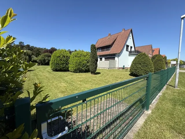 Dörverden: Charmantes Siedlungshaus mit Carport und Nebengebäude auf großem Gartengrundstück