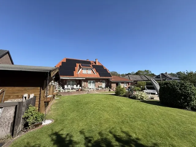 Dörverden-Hülsen: Solides Einfamilienhaus mit Vollkeller, Doppelgarage Außenpool und vielem mehr...