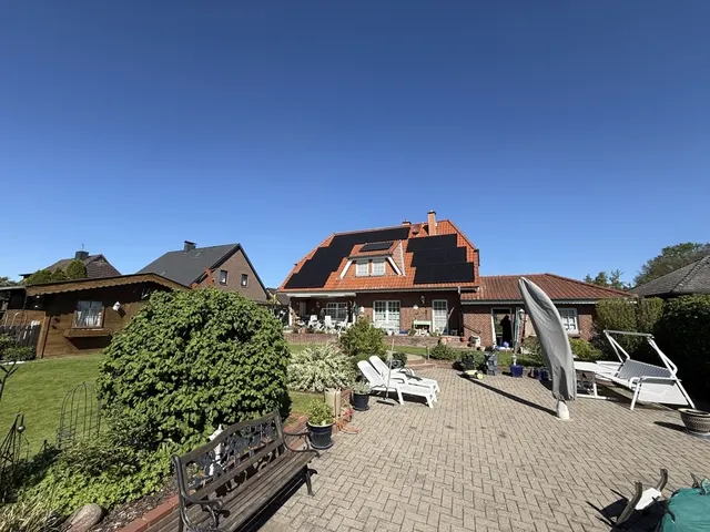 Dörverden-Hülsen: Solides Einfamilienhaus mit Vollkeller, Doppelgarage Außenpool und vielem mehr...