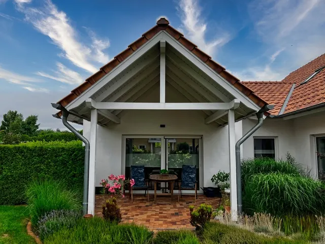 Baujahr 2019! Moderne Landhausvilla mit viel Platz!