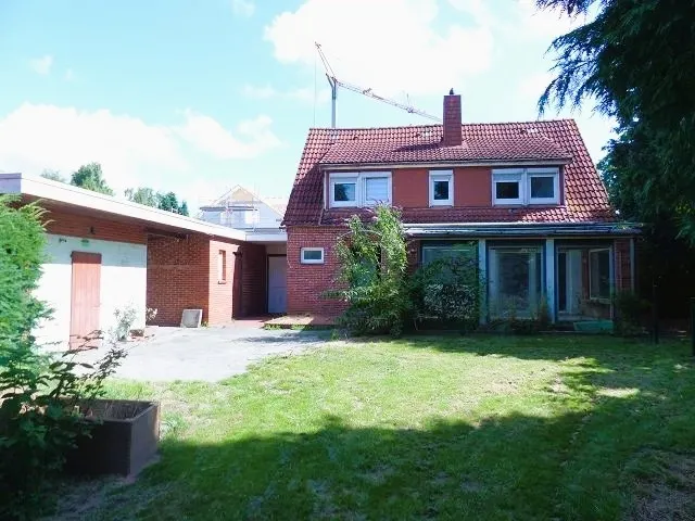 RESERVIERT! Wohnen in zentraler Lage in Bunde - Sanierungsbedürftiges Einfamilienhaus, keine Käuferprovision.