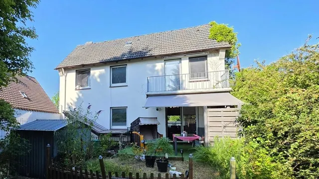 Großzügiges Grundstück mit Einfamilienhaus und Potenzial zur Teilung
