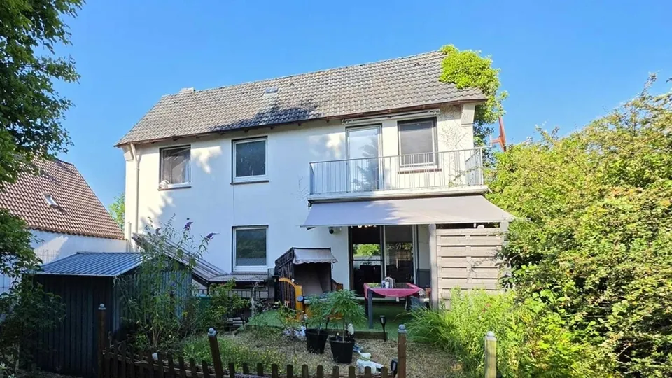Großzügiges Grundstück mit Einfamilienhaus und Potenzial zur Teilung