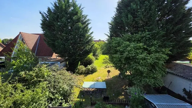 Großzügiges Grundstück mit Einfamilienhaus und Potenzial zur Teilung
