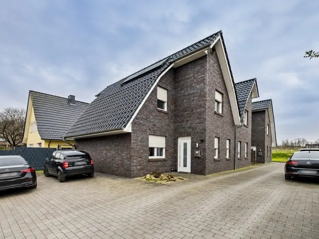 Straßenansicht