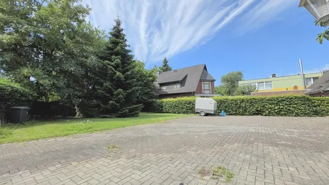 Großes Grundstück für Mehrfamilienhaus-Bebauung