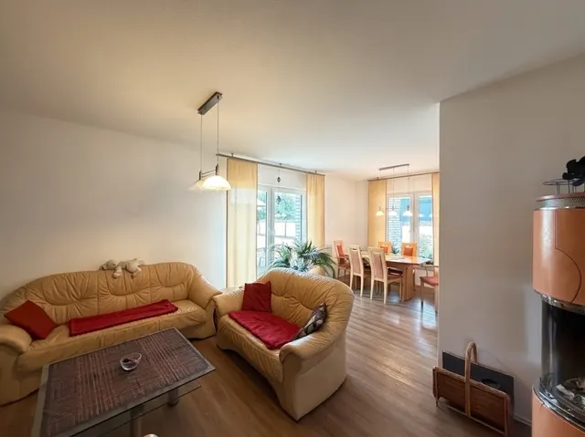 Wohn- und Esszimmer - KI-generiert