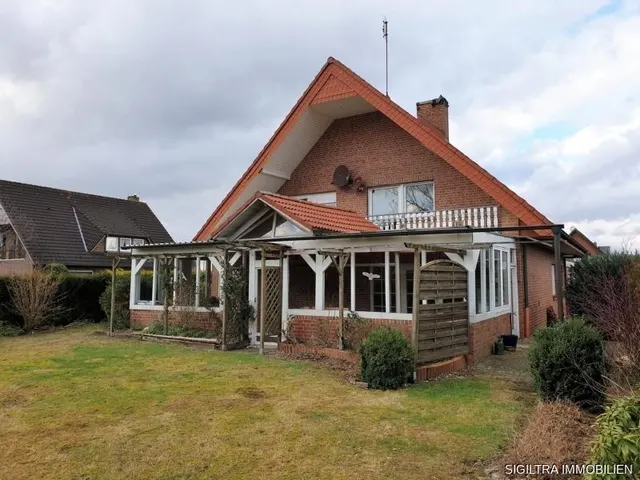 Provisionsfrei! Familienglück pur– großzügiges Ein-/Zweifamilienhaus mit Wintergarten in Lähden