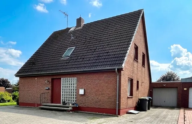 Straßenansicht (KI-optimiert)