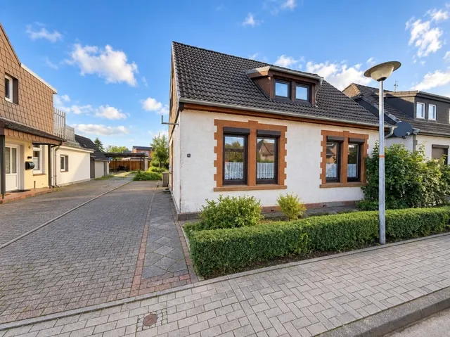 Straßenansicht
