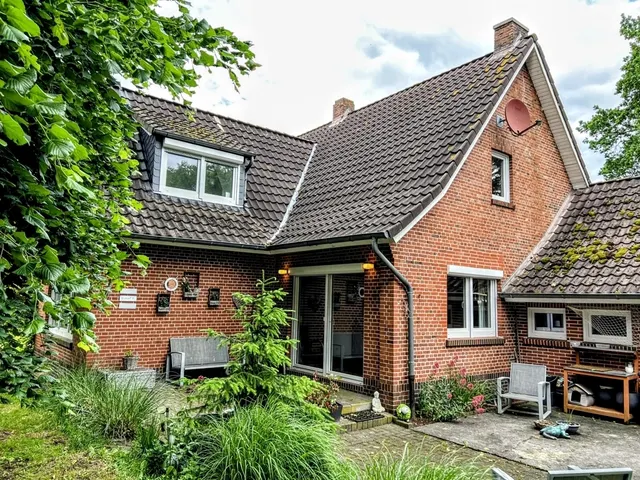 Lebensraum trifft Schraubertraum - Einfamilienhaus mit Halle!