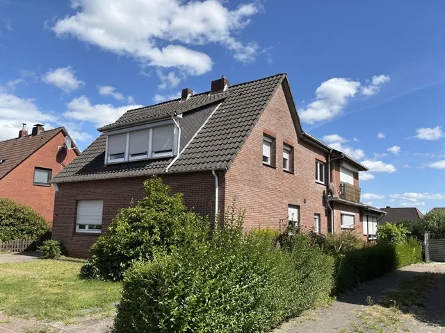 Renovierungsbedürftiges Zweifamilienhaus in beliebter Lage von Rastede