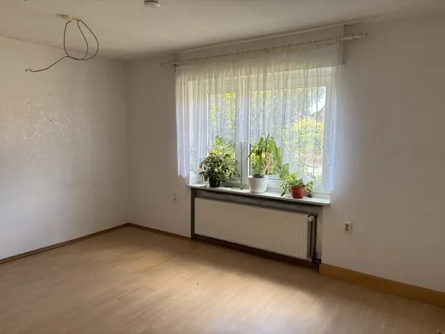 Renovierungsbedürftiges Zweifamilienhaus in beliebter Lage von Rastede