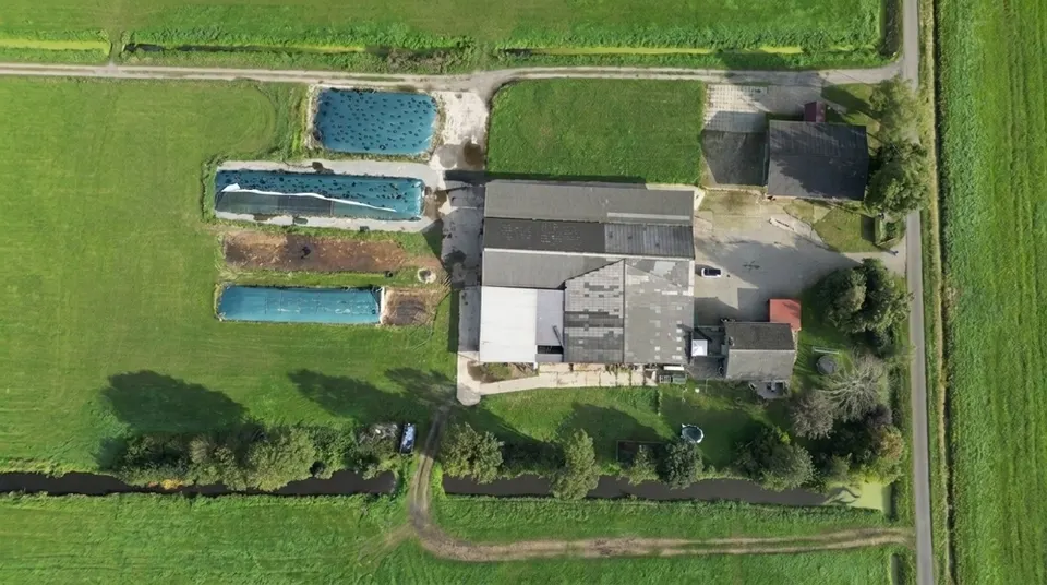 10,3 ha Landwirtschaftliche Hofstelle mit Milchviehstall, Maschinenhalle und Grünland im Außenbereich von Elsfleth