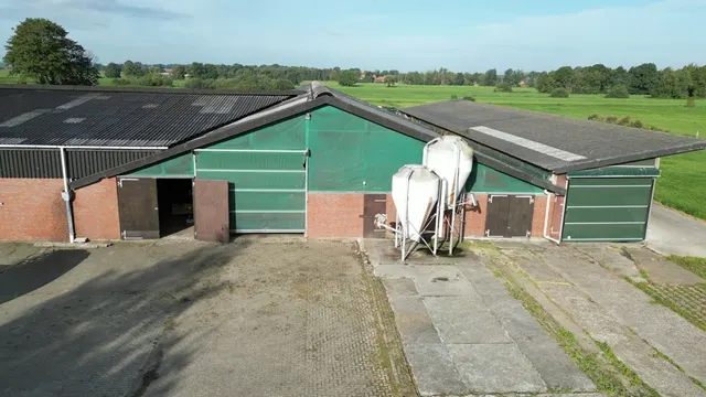 10,3 ha Landwirtschaftliche Hofstelle mit Milchviehstall, Maschinenhalle und Grünland im Außenbereich von Elsfleth