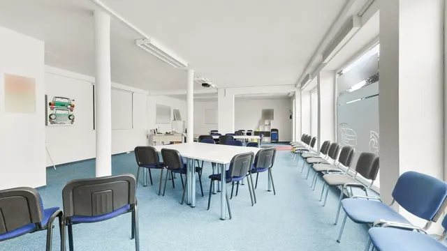 Gewerbeeinheit 1 - Fahrschule