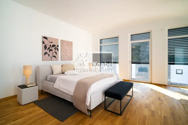 Großzügiges Schlafzimmer
