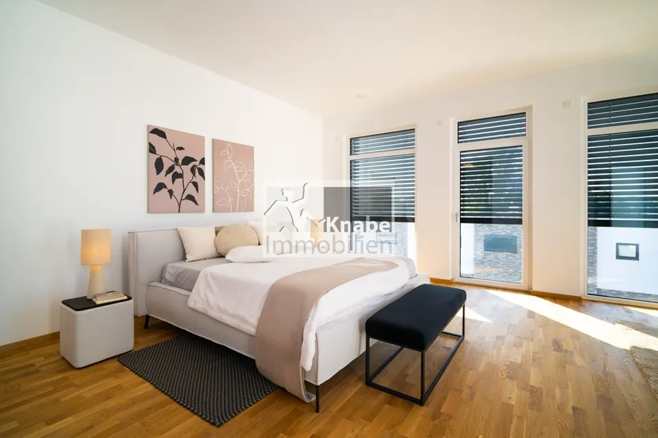 Großzügiges Schlafzimmer