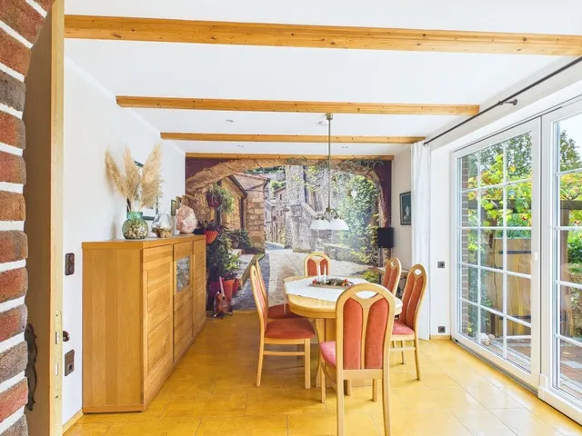 CAM02296G0-PR0103-STILL004