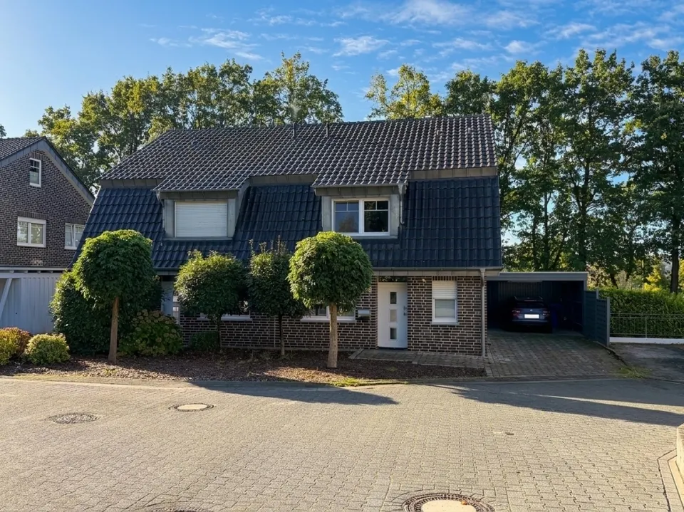 Ansicht von Straße - KI-generiert