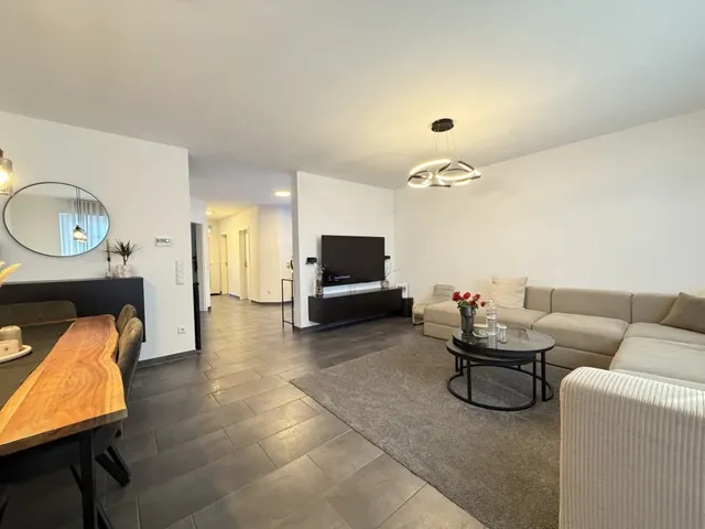 Wohn-Und Esszimmer
